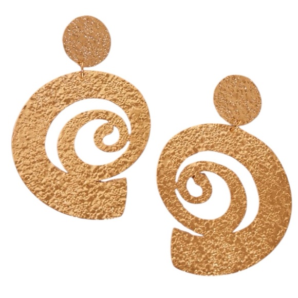 PRETTYLITTLETHING Gold Textured Swirl Disk Statement Earrings - Picture 2 of 6